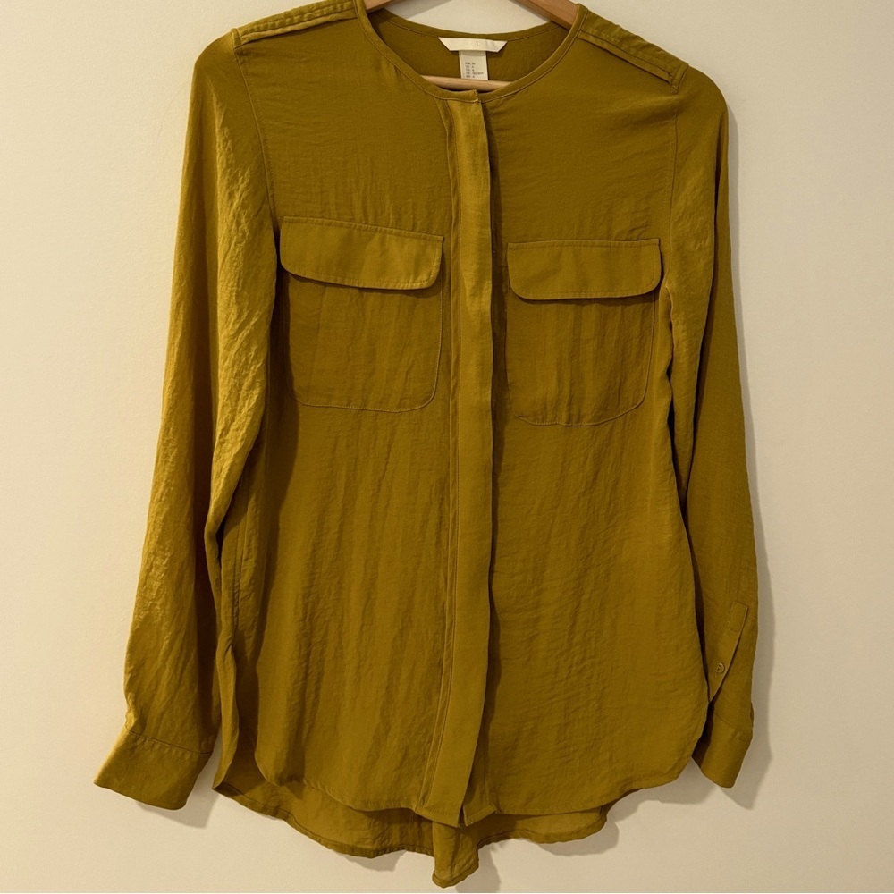 NWOT H&M Front Pocket Blouse Size 4